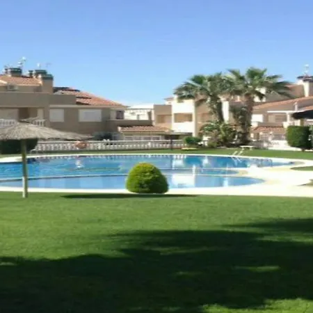 Inviting 2-Bed Apartment 5 Minutes To The Beach Punta Prima  Exterior photo