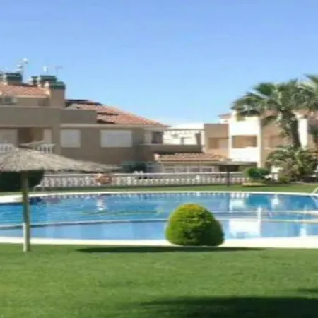 Inviting 2-Bed Apartment 5 Minutes To The Beach Punta Prima  Exterior photo